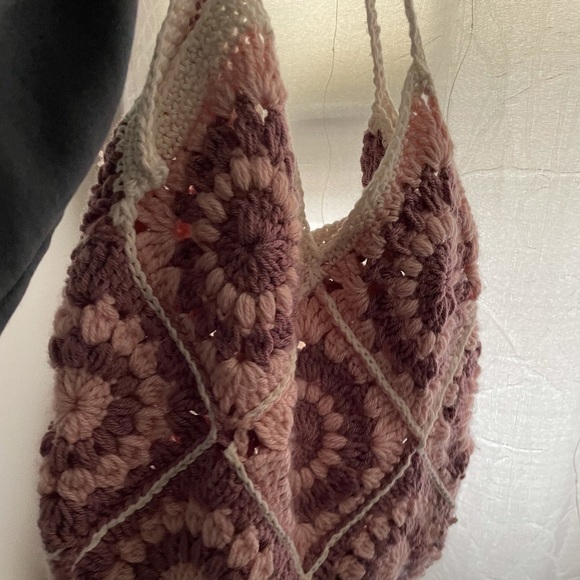 Handmade crochet tote - Picture 3 of 4